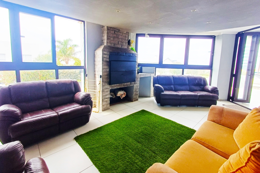 7 Bedroom Property for Sale in Kleinmond Western Cape